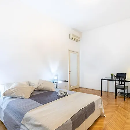 Pacini - Affitti Brevi Italia